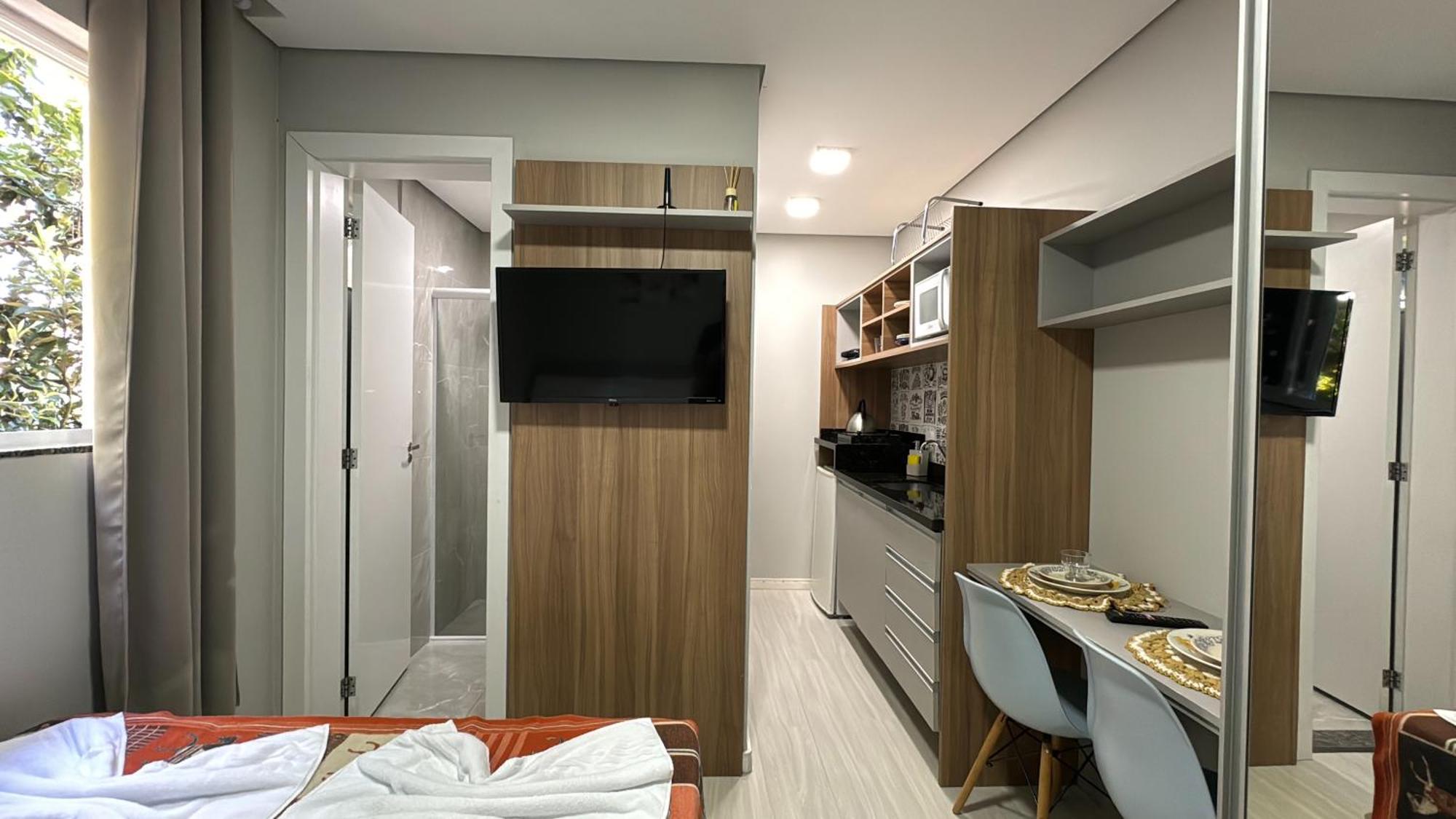 Apartamento 4- Casal. ótima Localização *